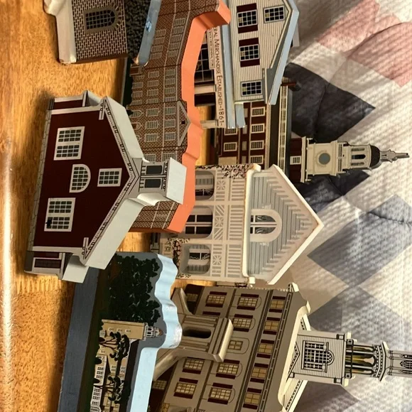 Incredible find. !! 19 pc set of carved n hand crafted wooden. ( most 1/2” wide - Picture 2 of 16